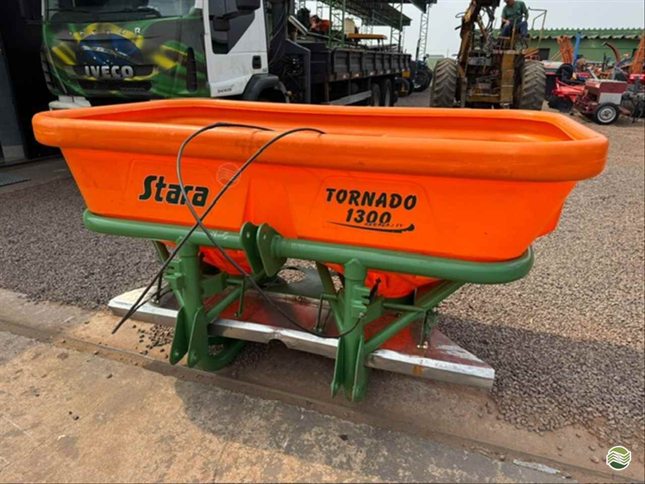 IMPLEMENTOS AGRICOLAS DISTRIBUIDOR FERTILIZANTES E SEMENTES DISCO DUPLO Cotramaq Tratores GOIOERE PARANÁ PR